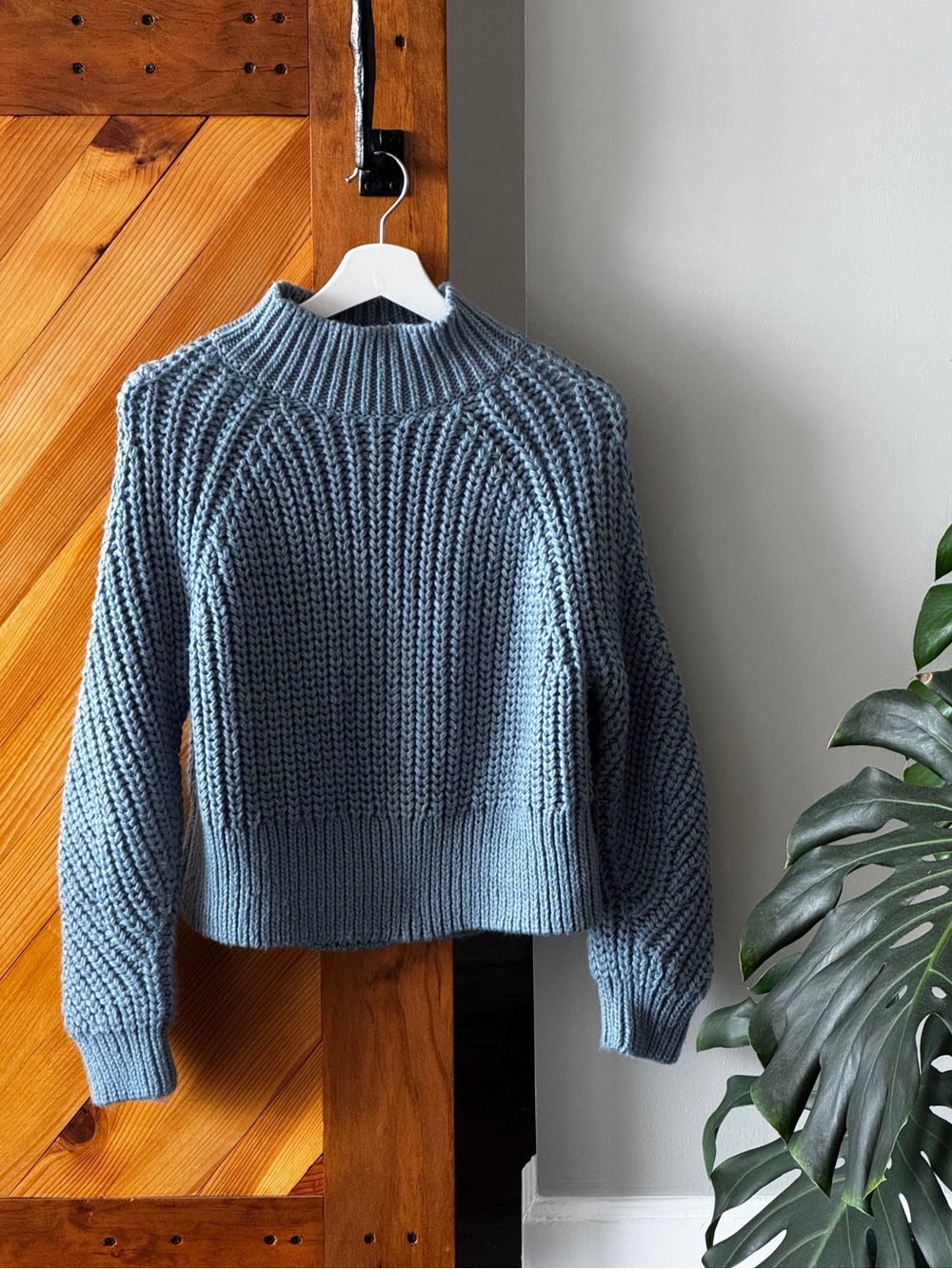 H&M Blue Knit Sweater Women’s Small Wool Blend